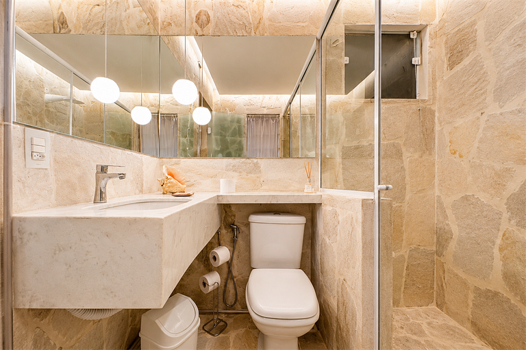 Casa luxo 3 andares- Bairro Fábricas