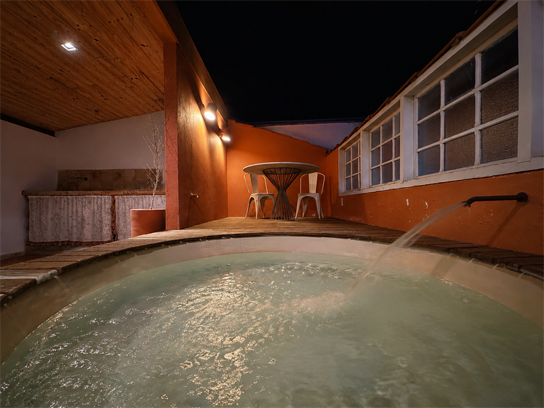 Quarto em Casa Moderna- Bairro Fábricas