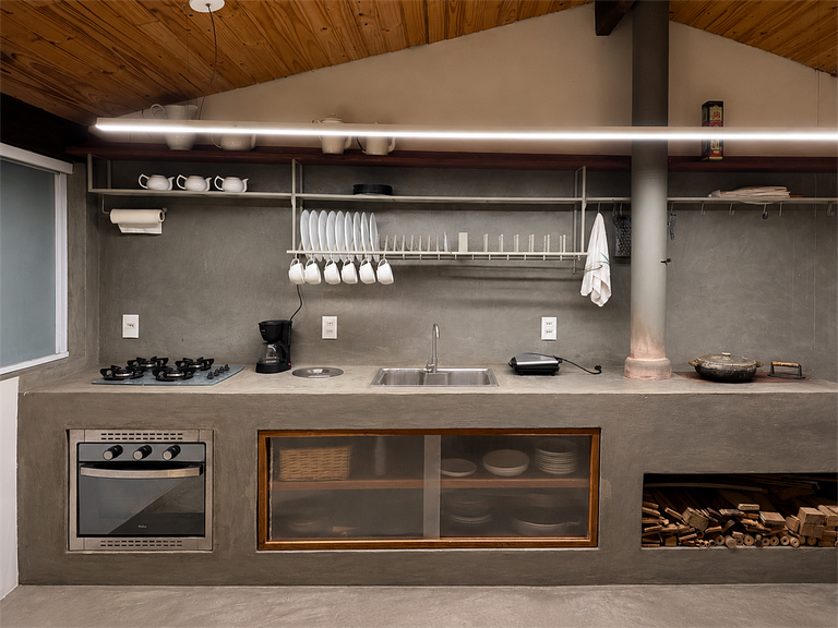 Suíte Luxo em Casa Moderna- Bairro Fábricas