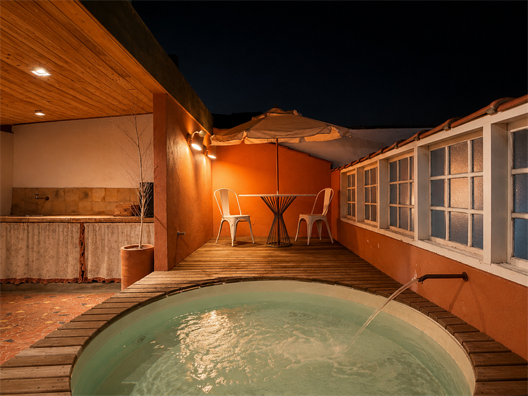 Quarto em Casa Moderna- Bairro Fábricas