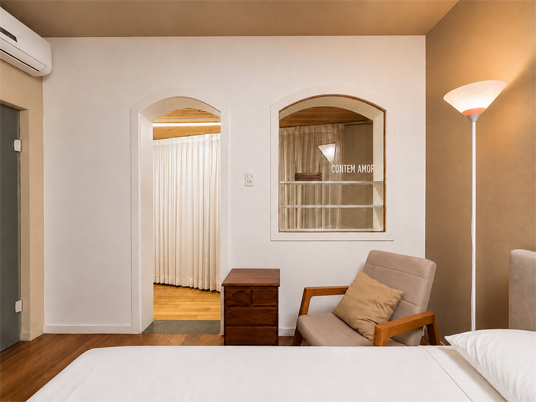 Suíte Luxo em Casa Moderna- Bairro Fábricas