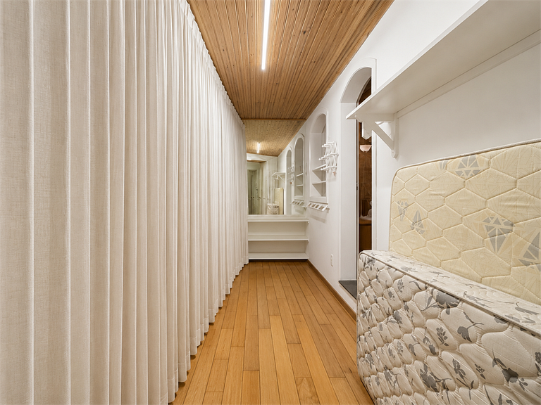 Suíte Luxo em Casa Moderna- Bairro Fábricas