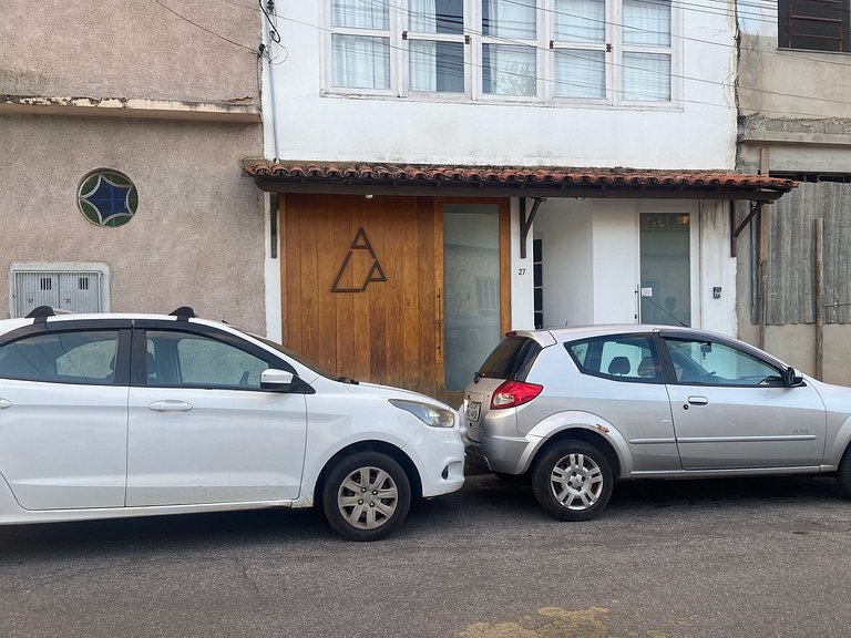 Suíte Luxo em Casa Moderna- Bairro Fábricas
