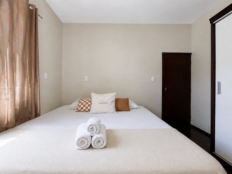 Casa Espaçosa para Famílias com Garagem Coberta