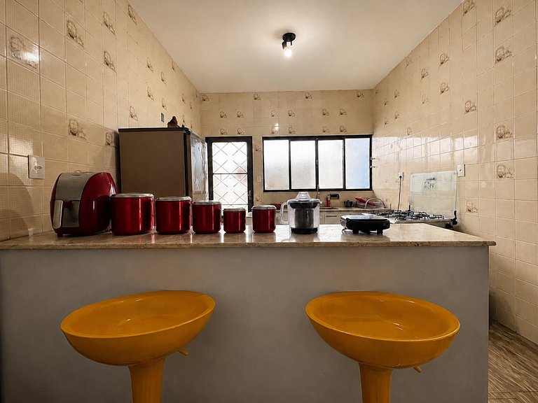 Casa Espaçosa para Famílias com Garagem Coberta