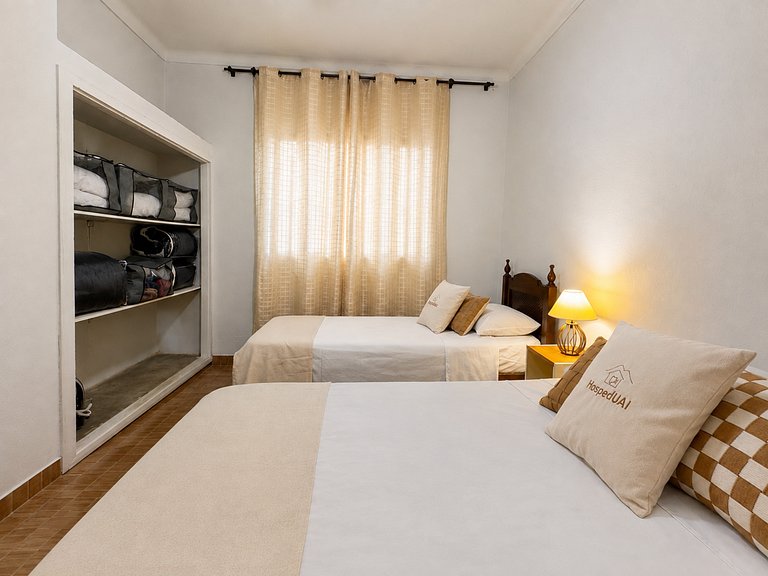 Casa completa com dois quartos e ótima localização
