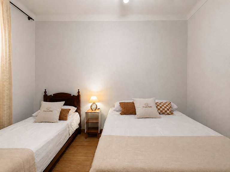 Casa completa com dois quartos e ótima localização