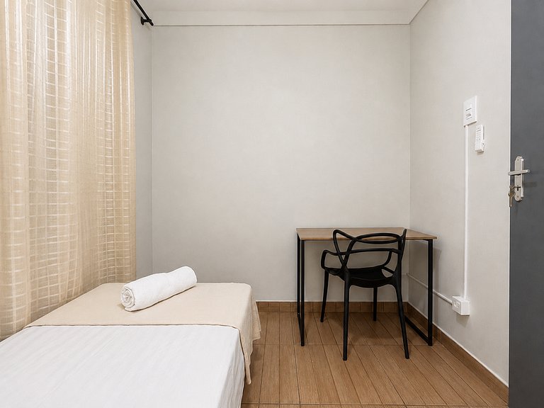 Casa completa com dois quartos e ótima localização