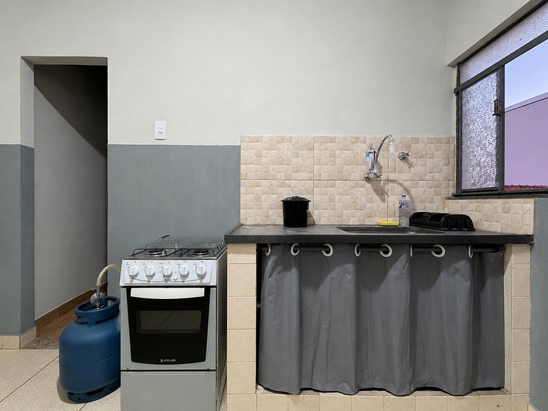 Casa completa com dois quartos e ótima localização
